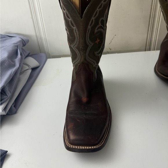 Ariat Cowboy Boots size 12D Boots.  Worn only a couple of times. - Picture 12 of 16